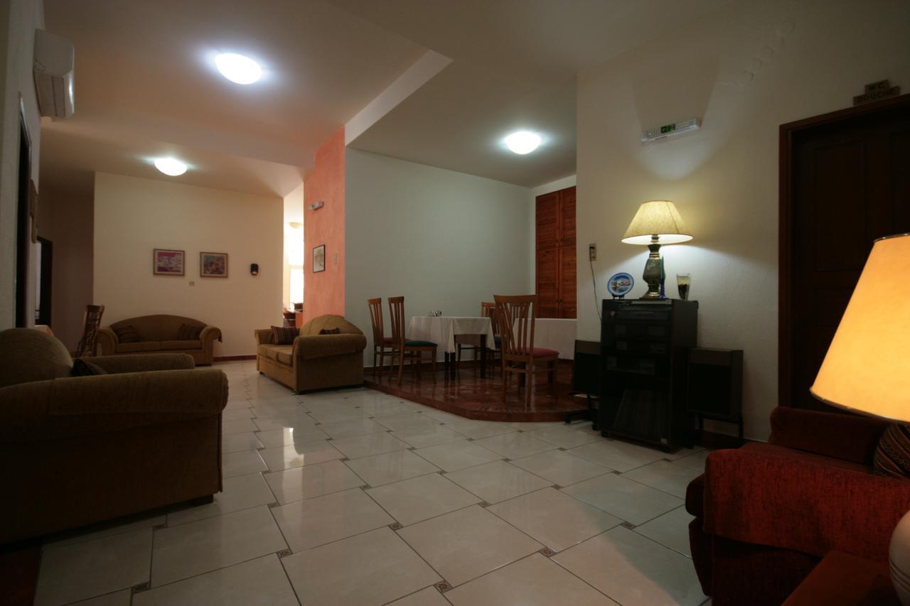 Lena Hotel Heraklion Exteriör bild