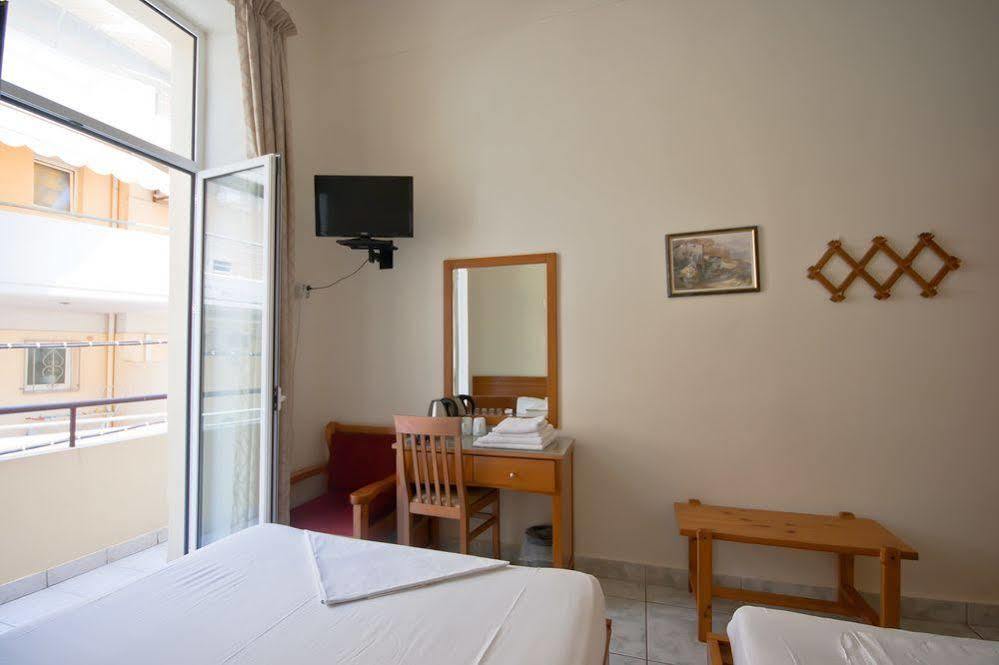 Lena Hotel Heraklion Exteriör bild